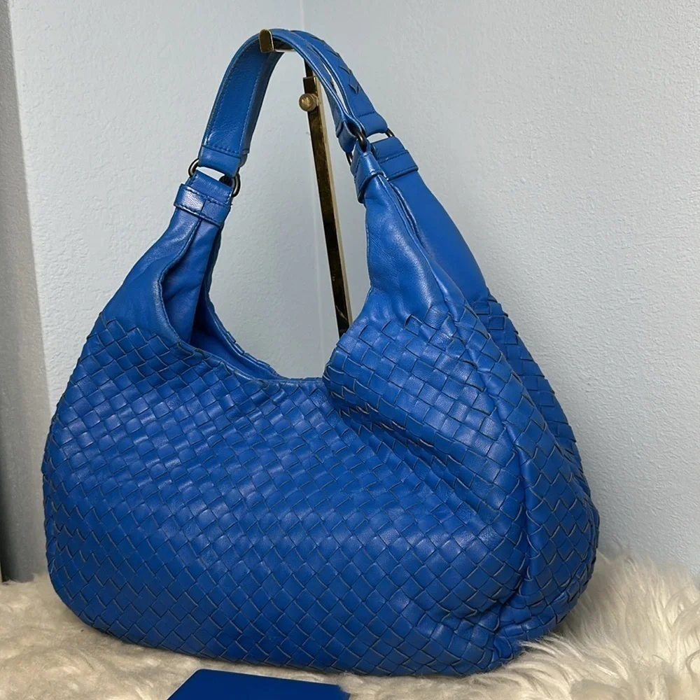 💯 Authentic. Bottega Veneta Leather Handbag🍀